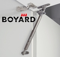 Газовый лифт GL106  от BOYARD — модель обладает встроенным амортизатором и возможностью регулировки угла срабатывания демпфера   Механизм мягко закрывает фасад без установки дополнительных AMF   Регулировка момента срабатывания демпфера позволяет выставить угол, с которого фасад начнёт плавно закрываться   Лаконичный монодизайн, образуемый защитно-декоративным стальным чехлом, скрывает спицу газлифта   В ...